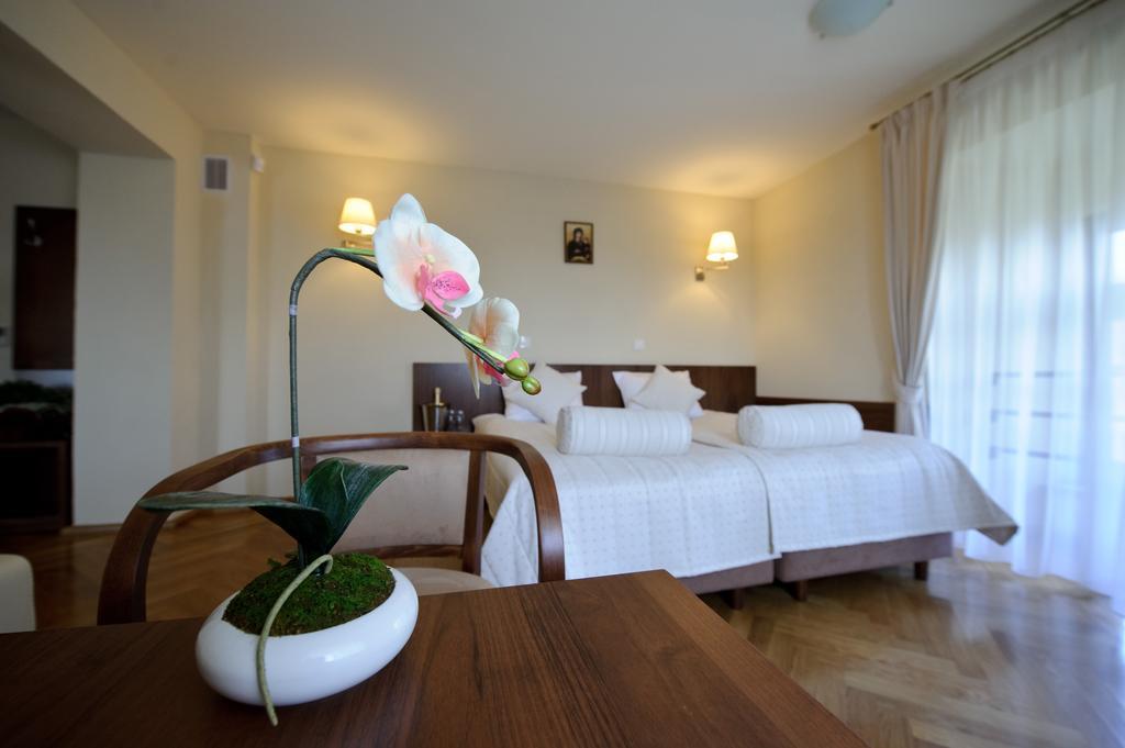 Hotel Sw. Norberta Nowe Brzesko ภายนอก รูปภาพ