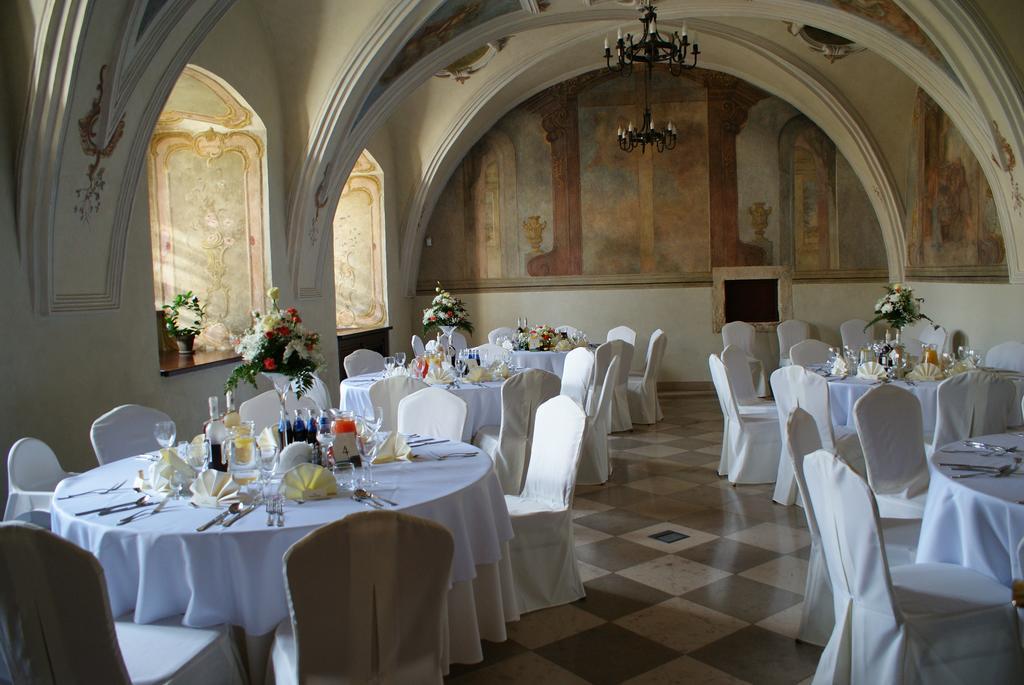 Hotel Sw. Norberta Nowe Brzesko ภายนอก รูปภาพ