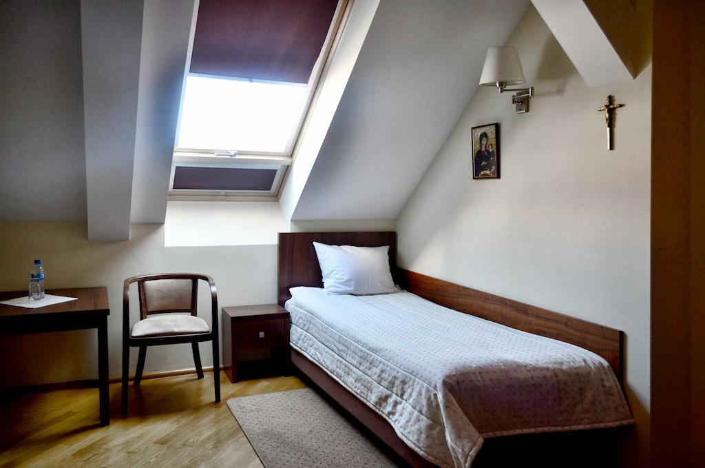 Hotel Sw. Norberta Nowe Brzesko ภายนอก รูปภาพ