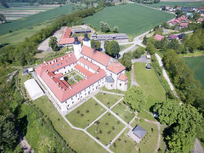 Hotel Sw. Norberta Nowe Brzesko ภายนอก รูปภาพ