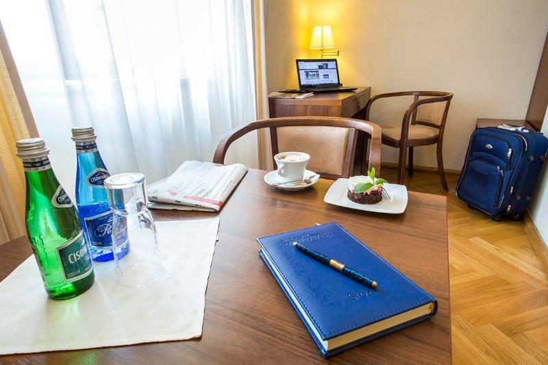 Hotel Sw. Norberta Nowe Brzesko ภายนอก รูปภาพ